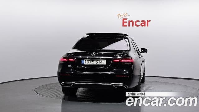 Mercedes-Benz E-Class W213 4