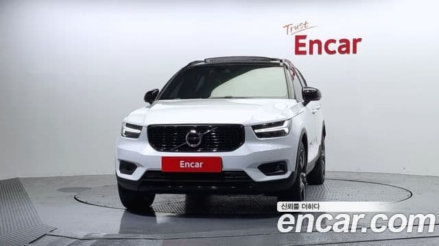Volvo XC40 3