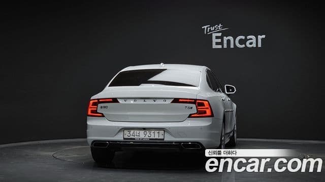 Volvo S90 4