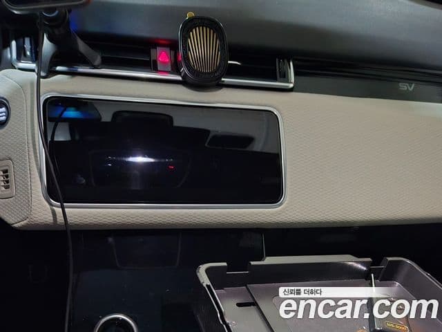 Land Rover Range Rover Velar 4