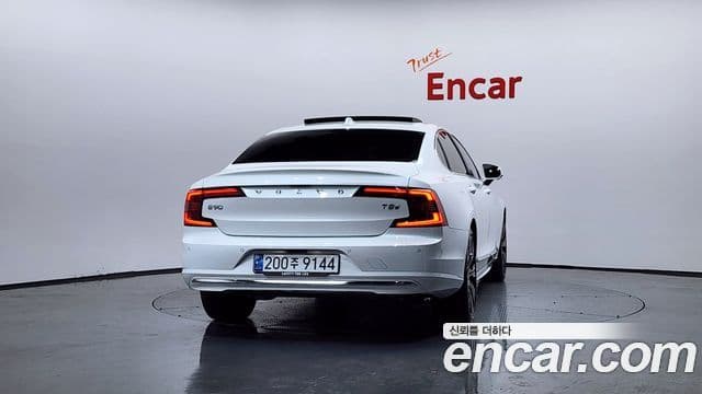 Volvo S90 4