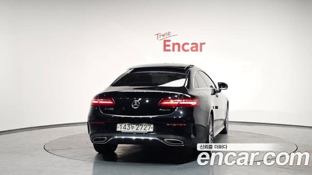 Mercedes-Benz E-Class W213 4