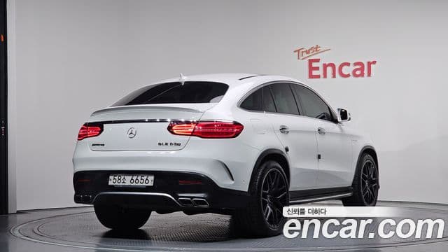 Mercedes-Benz GLE-Class W166 2