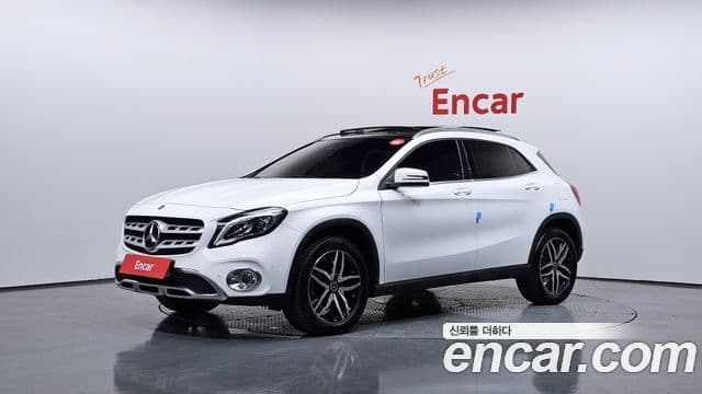 Mercedes-Benz GLA-Class X156 1