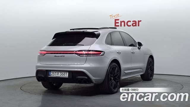 Porsche Macan 2