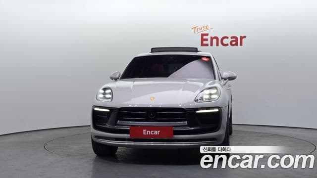 Porsche Macan 3