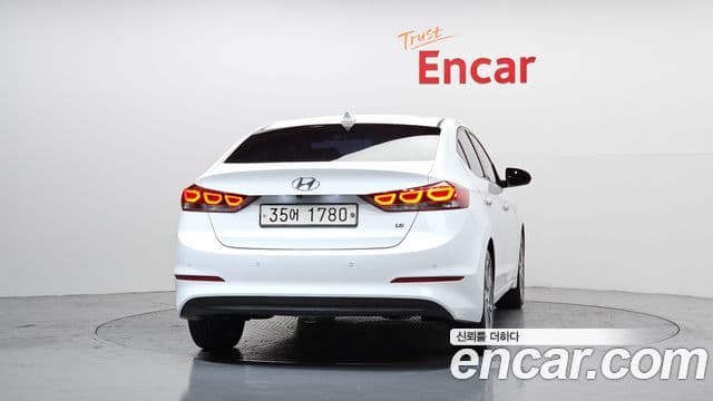 Hyundai Avante AD 4
