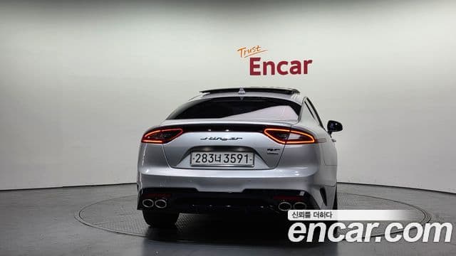 Kia Stinger 4