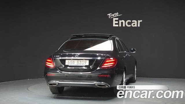 Mercedes-Benz E-Class W213 4