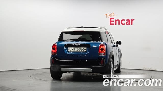 MINI Cooper Countryman 4