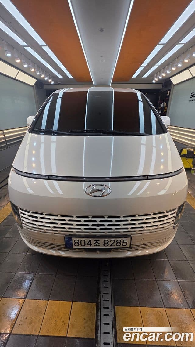 Hyundai Staria