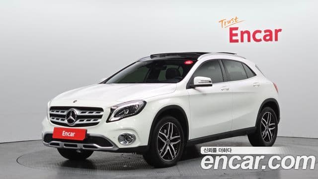 Mercedes-Benz GLA-Class X156