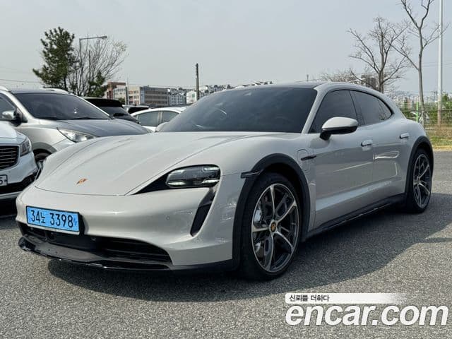 Porsche Taycan 1