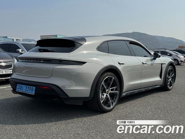 Porsche Taycan 2