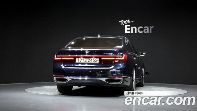 BMW 7 Series (G11) 4