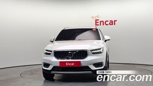 Volvo XC40 3