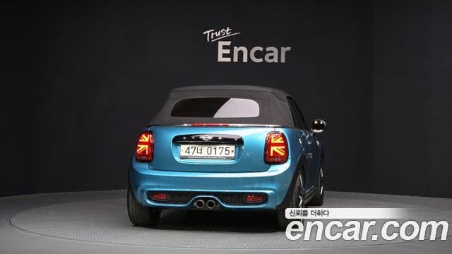MINI Cooper S Convertible 4