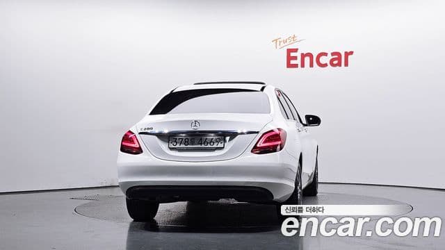 Mercedes-Benz C-Class W205 4