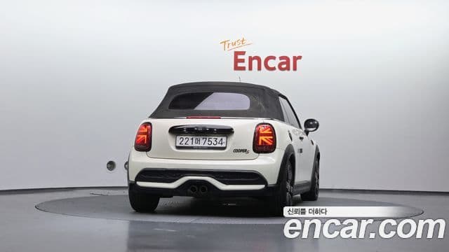 MINI Cooper S Convertible 4