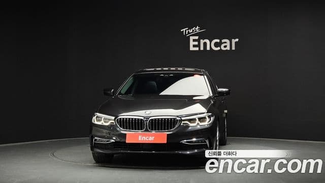 BMW 5 Series (G30) 3