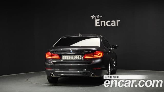 BMW 5 Series (G30) 4