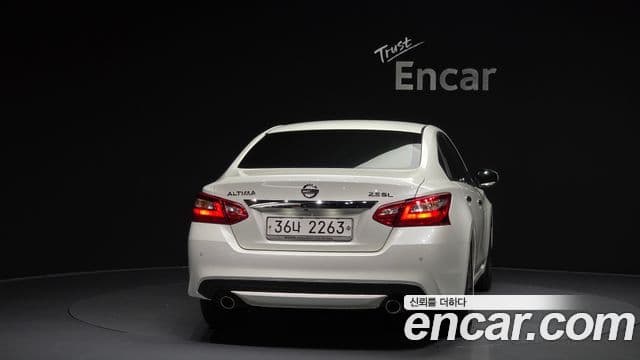 Nissan Altima 4