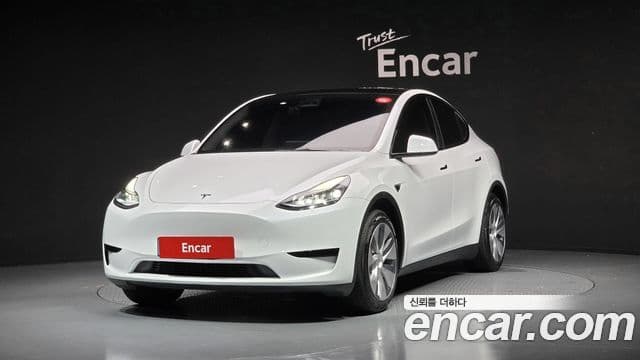 Tesla Model Y 1