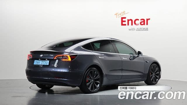 Tesla Model 3 2