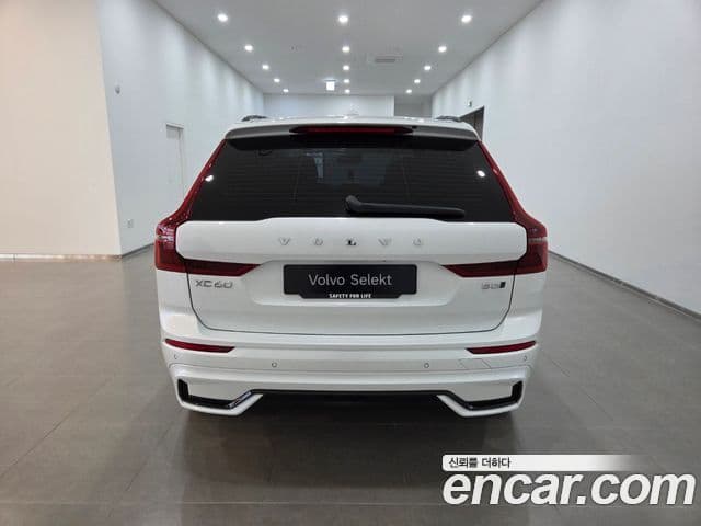 Volvo XC60 2nd Gen 4