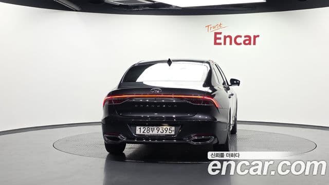 Hyundai The New Grandeur IG Hybrid 4