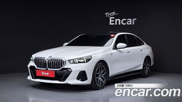 BMW 5 Series (G60)