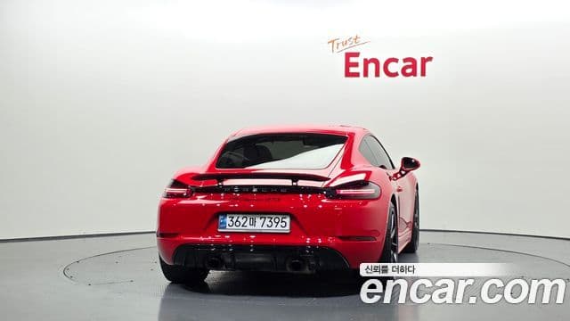Porsche 718 Cayman 4