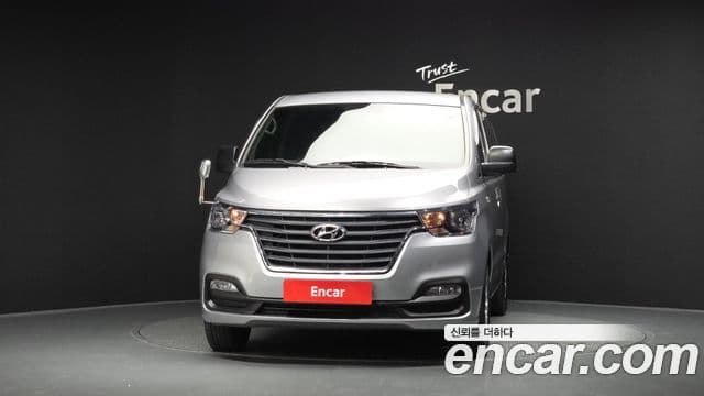 Hyundai The New Grand Starex 3
