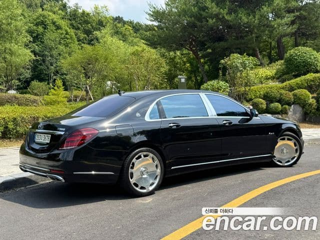 Mercedes-Benz S-Class W222 3