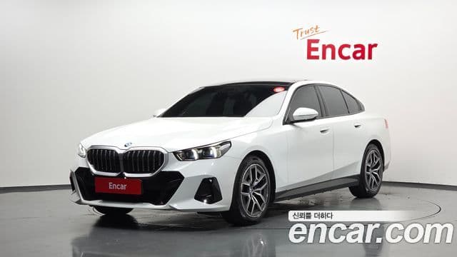 BMW 5 Series (G60)