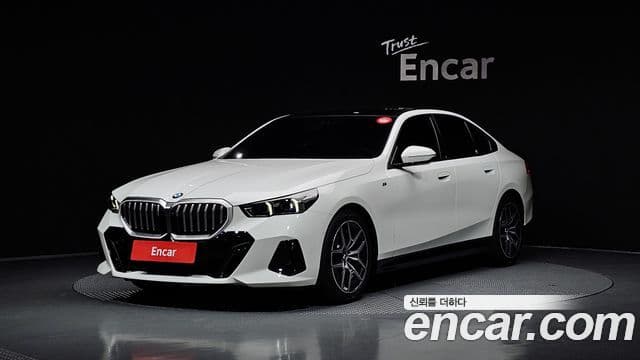 BMW 5 Series (G60)