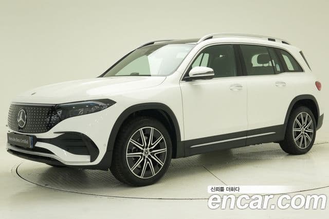 Mercedes-Benz EQB X243