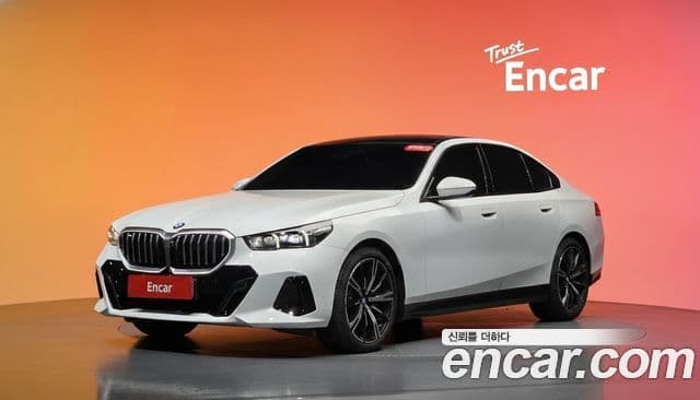 BMW 5 Series (G60)