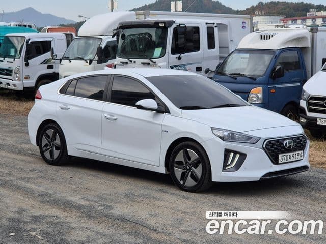 Hyundai The New Ioniq Hybrid