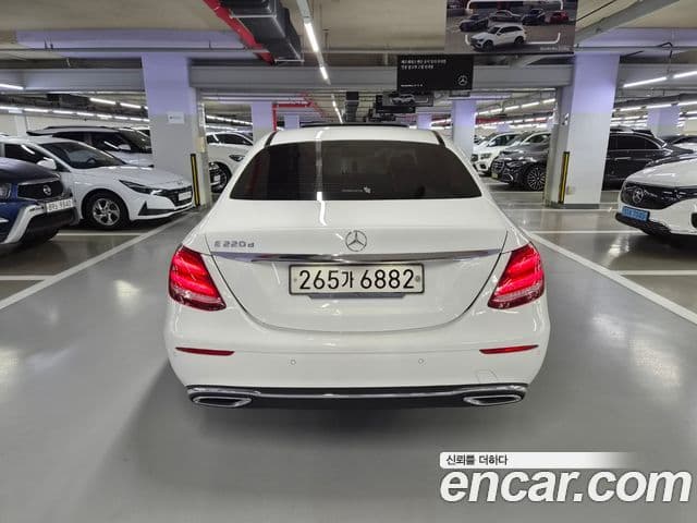 Mercedes-Benz E-Class W213 4