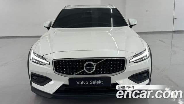 Volvo V60 Cross Country 2nd Gen 3
