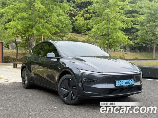 Tesla Model Y 1