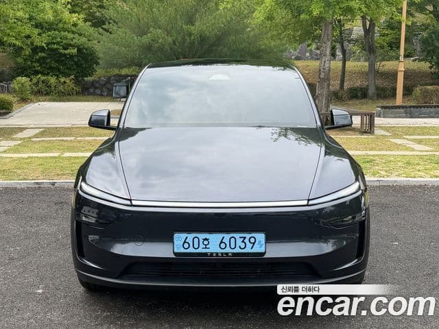 Tesla Model Y 3