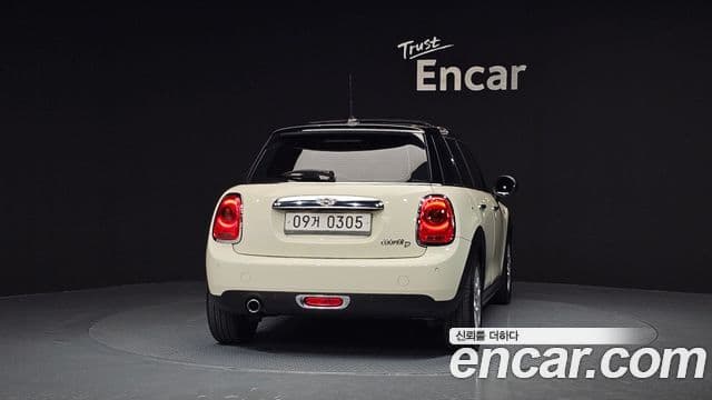 MINI Cooper D 4