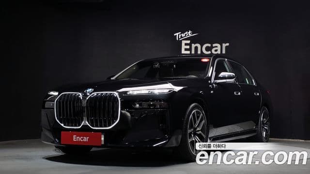 BMW 7 Series (G70)