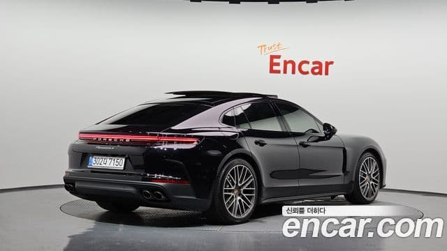 Porsche Panamera (976) 2