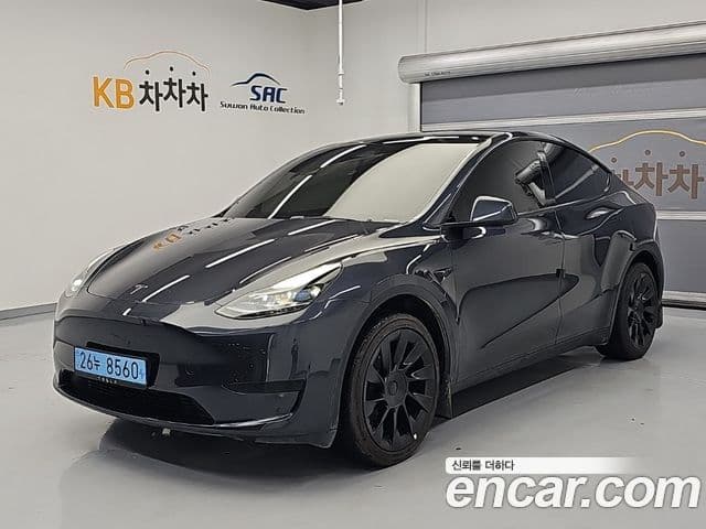 Tesla Model Y 1