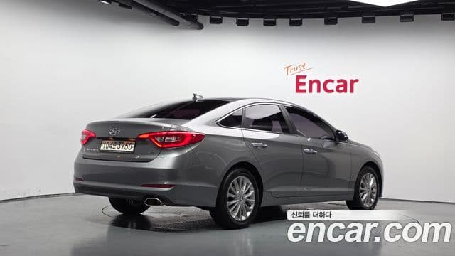 Hyundai LF Sonata 2