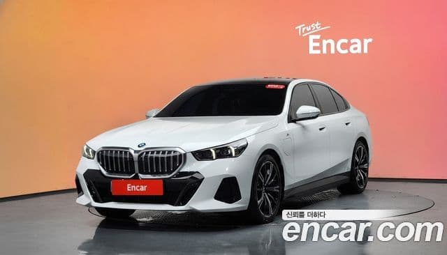 BMW 5 Series (G60)