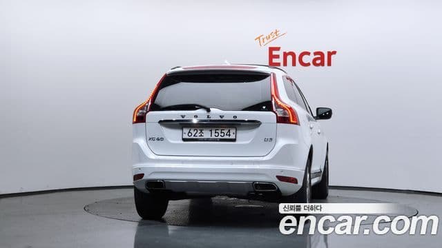 Volvo XC60 4
